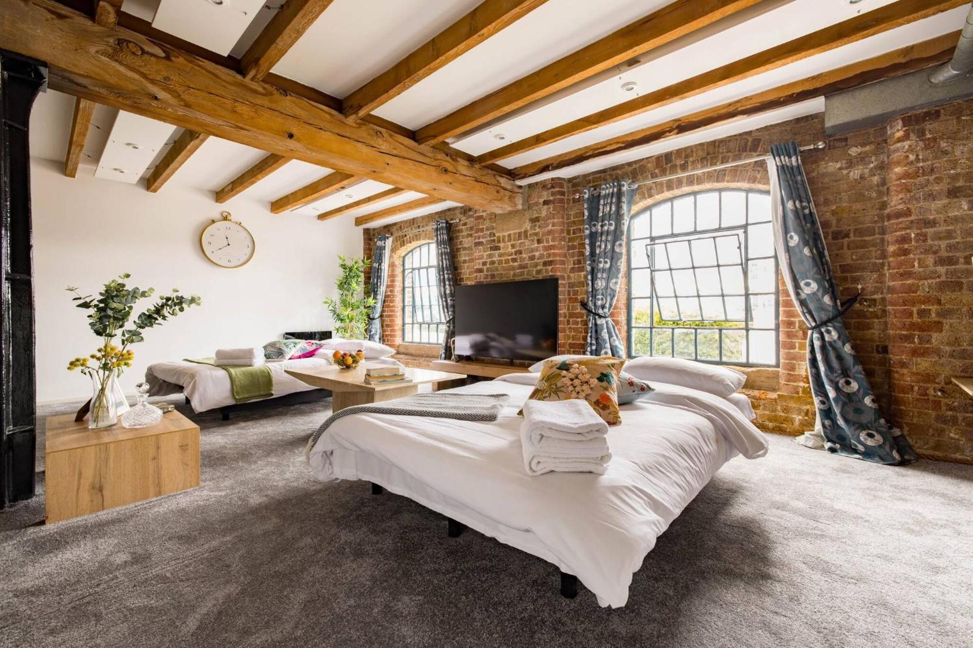 Wild Roses Serviced Apartments - Excel Warehouse 2 Londen Buitenkant foto